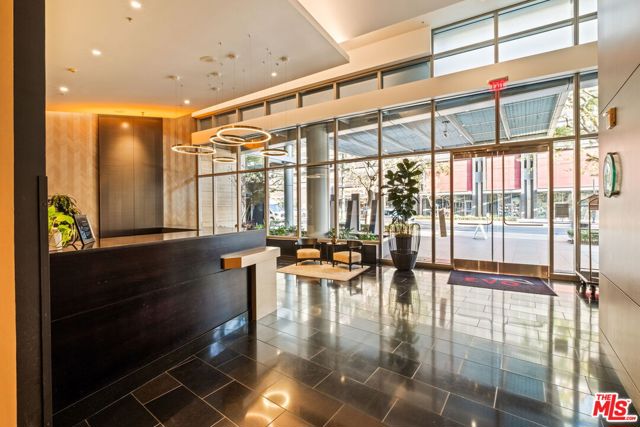 1155 S Grand Avenue, Los Angeles CA: https://media.crmls.org/mediaz/37f77987-05fc-4e3c-a1be-8b834efe94f5.jpg
