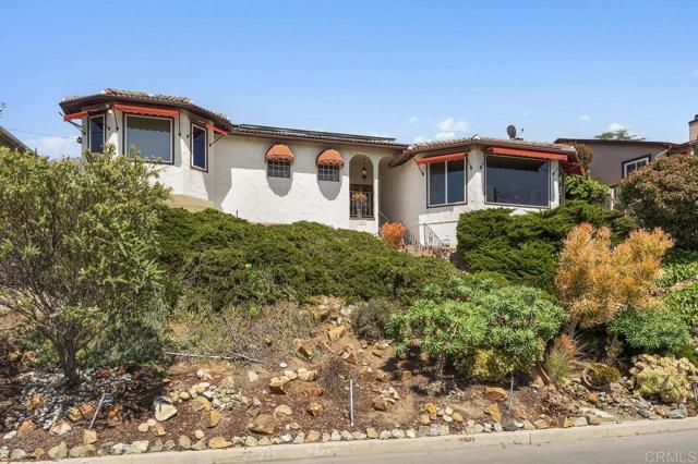 4331 Summit Drive, La Mesa CA: https://media.crmls.org/mediaz/37f77d37-aa4e-4944-b7ff-8d578e5baf58.jpg
