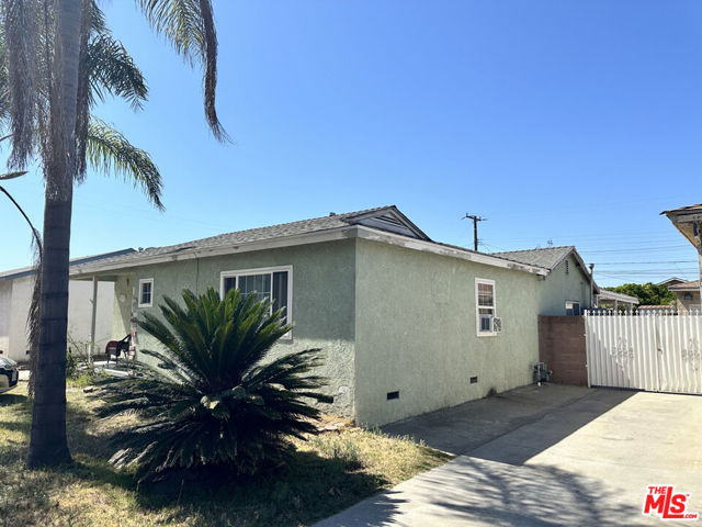 3211 67th Way, Long Beach, California 90805, 2 Bedrooms Bedrooms, ,1 BathroomBathrooms,Single Family Residence,For Sale,67th,24415169