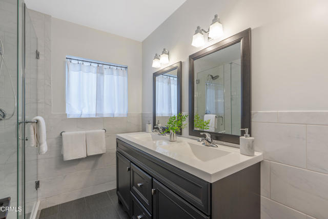519 Paulette Place, La Canada Flintridge CA: https://media.crmls.org/mediaz/37f899f4-3559-460e-a1d4-62687df48677.jpg