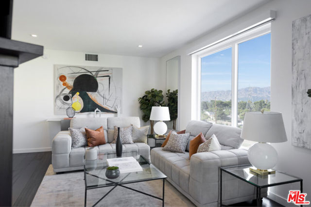 3425 W OLIVE Avenue, Burbank CA: https://media.crmls.org/mediaz/37f9194b-7156-4e76-86b9-c8b0785d74c1.jpg
