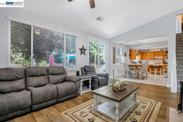 Image 6 of 28 For 2913 Haddington Ct