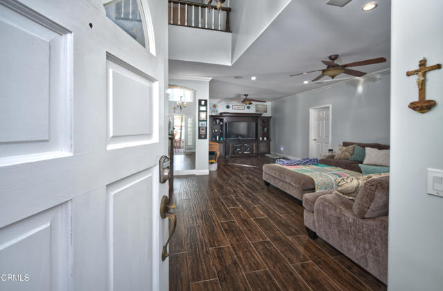 Detail Gallery Image 3 of 21 For 1112 Mockingbird Ln, Fillmore,  CA 93015 - 4 Beds | 3 Baths