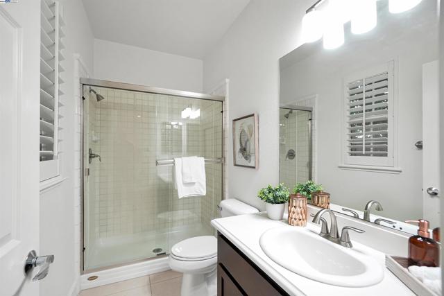 671 W Questa Trl, Mountain House CA: https://media.crmls.org/mediaz/37fb02f6-ca24-45b6-a4e6-ec821e13c893.jpg