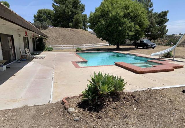 30809 Desert Shadow Rd, Castaic CA: https://media.crmls.org/mediaz/37fbd248-848f-4e50-9af2-0030697ba474.jpg