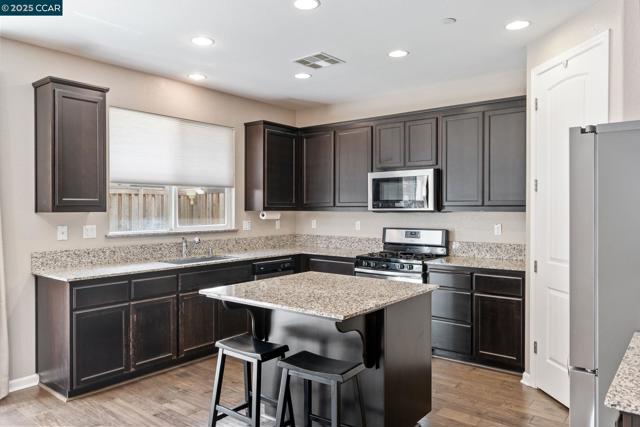 2436 Sienna Drive, Pittsburg CA: https://media.crmls.org/mediaz/37fc4c38-024f-49ab-baa6-49ece7a1bf61.jpg