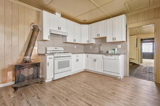 658 Lisbon Street, San Francisco CA: https://media.crmls.org/mediaz/37fcdfce-fb3a-46b4-8312-c1d0e38af8fa.jpg