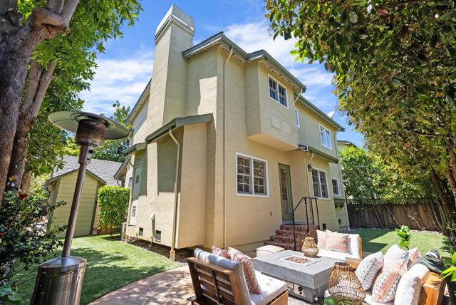 1246 Hoover Street, Menlo Park CA: https://media.crmls.org/mediaz/37fdacd6-6d1e-40d8-bd60-853457ad4bd9.jpg