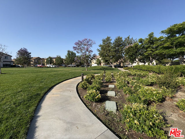 20650 Huntley Way, Santa Clarita CA: https://media.crmls.org/mediaz/37fe80d4-3889-4d76-a2be-0f3d70c77ed8.jpg