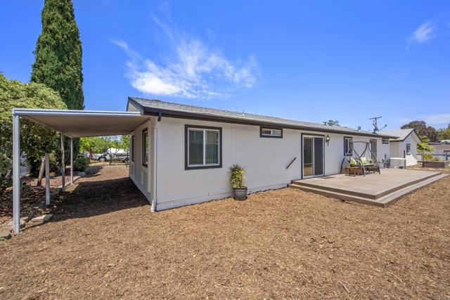 8620 Atlas View Drive, Santee CA: https://media.crmls.org/mediaz/37fe8608-1340-4c5f-9258-c148e814e92b.jpg