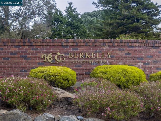 1511 Olive Ave, Richmond CA: https://media.crmls.org/mediaz/37fedcc0-f0d9-44f1-850b-705efb076390.jpg