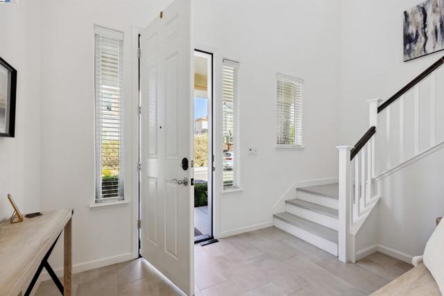 2209 Shiraz Cmn, Livermore CA: https://media.crmls.org/mediaz/37ff0241-ec7b-468c-b526-1a1ff2d692ea.jpg