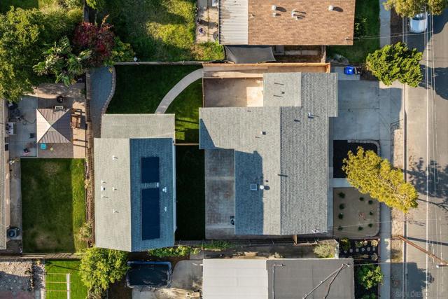 4626 4628 Derrick dr, San Diego CA: https://media.crmls.org/mediaz/37ff02d0-4199-42dc-8d0b-018b95aa2d4a.jpg