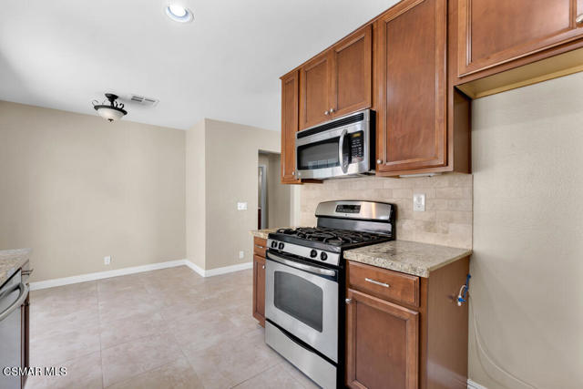 4853 Colony Drive, Camarillo CA: https://media.crmls.org/mediaz/38005141-6e12-46a4-8721-2941a5a81543.jpg