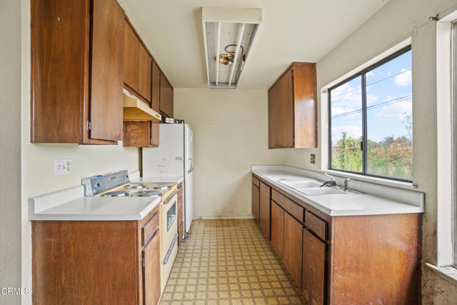 Detail Gallery Image 4 of 12 For 6752 Swan St, Ventura,  CA 93003 - 2 Beds | 1 Baths