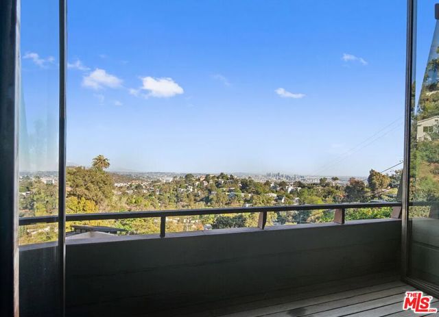 8663 Nash Drive, Los Angeles CA: https://media.crmls.org/mediaz/380153ed-b64c-489a-8f25-dde9e8bc0ceb.jpg