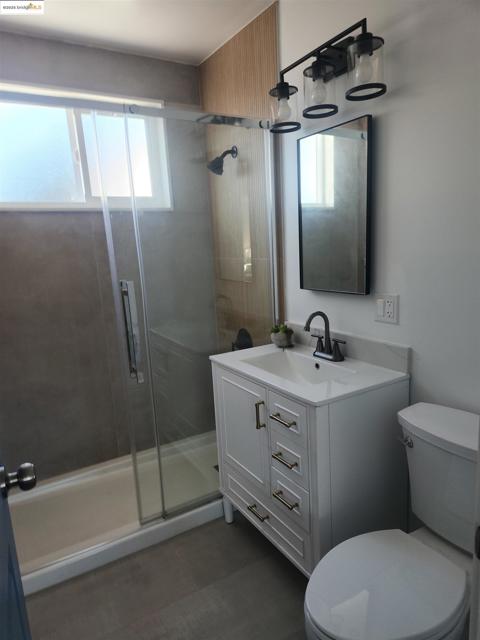 15373 Inverness St, San Leandro CA: https://media.crmls.org/mediaz/38016ace-7128-4a36-959f-910a629b9d9f.jpg
