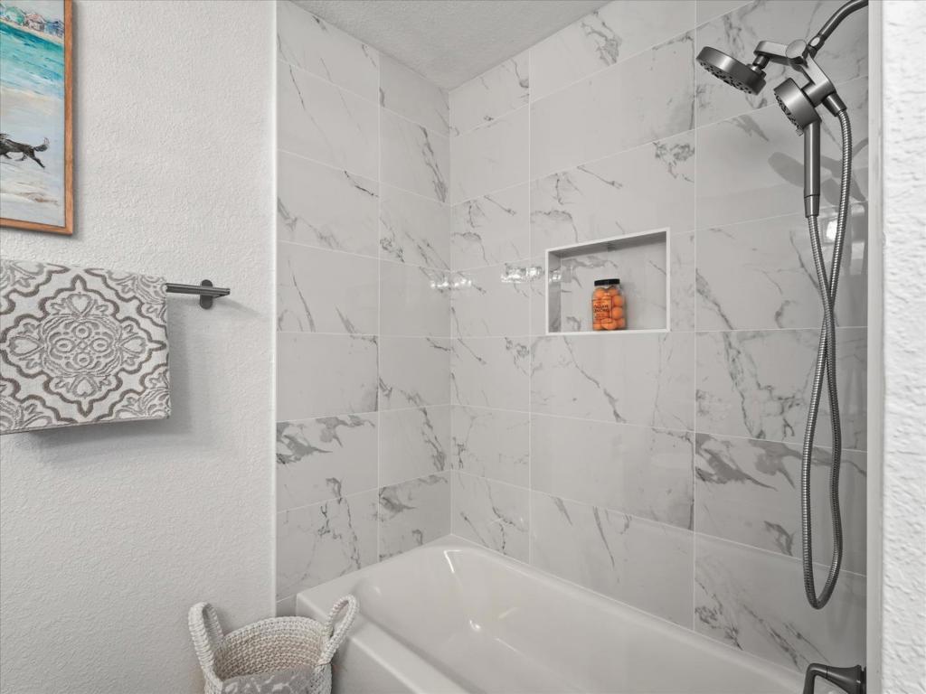 https://media.crmls.org/mediaz/380191a8-1a1e-43a2-bc1f-5ab8dfbb69a0.jpg?preset=X-Large