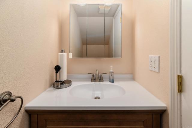 Detail Gallery Image 12 of 28 For 1502 N Ash St, Escondido,  CA 92027 - 4 Beds | 2/1 Baths