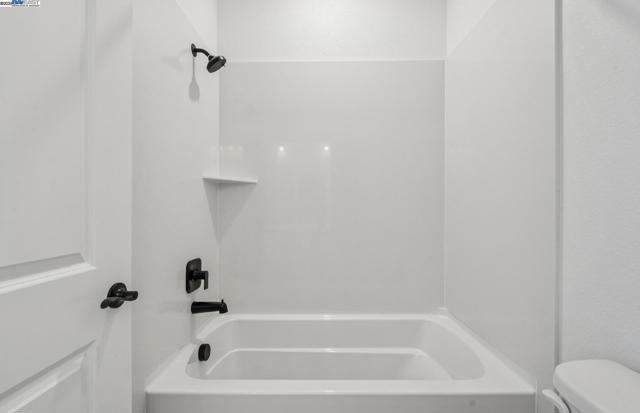 373 E Gobind Blvd, Mountain House CA: https://media.crmls.org/mediaz/38025579-a1f9-496d-91ac-d5c0a8700b5f.jpg