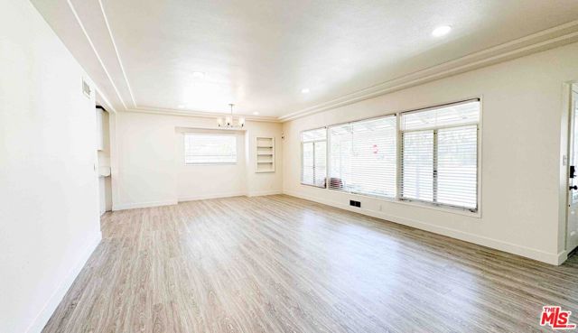 565 W El Morado Court, Ontario CA: https://media.crmls.org/mediaz/38030b1b-cdaa-430d-9e6a-2574ba332e54.jpg