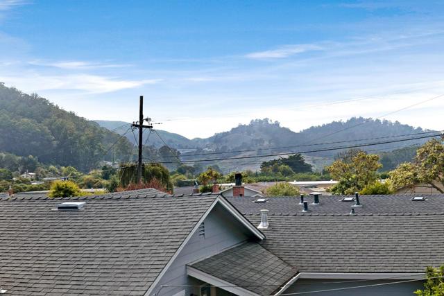 1324 Linda Mar Boulevard, Pacifica CA: https://media.crmls.org/mediaz/380353fe-32a2-43aa-86c5-f4dd282e7f34.jpg