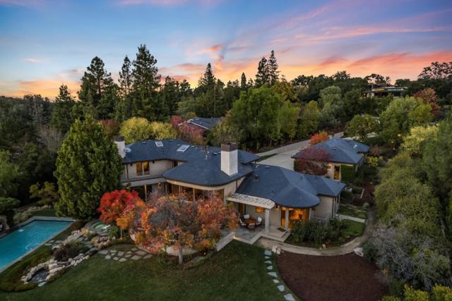 26140 Rancho Manuella Lane, Los Altos Hills CA: https://media.crmls.org/mediaz/38035c4f-a8ed-4a59-bbcd-d050df1ad094.jpg