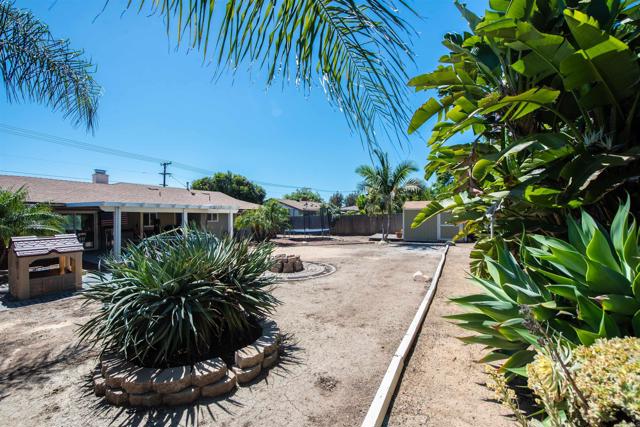 Detail Gallery Image 28 of 63 For 2094 Thibodo Ct, Vista,  CA 92081 - 3 Beds | 2 Baths