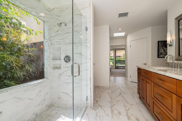 44837 Oro Grande Circle, Indian Wells CA: https://media.crmls.org/mediaz/38044d91-f103-4f12-a0b5-02c9477b8f02.jpg