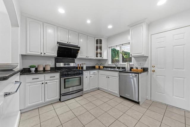 716 Kiely Boulevard, Santa Clara CA: https://media.crmls.org/mediaz/3804a52b-27c1-428a-a7a7-642f1b64178a.jpg