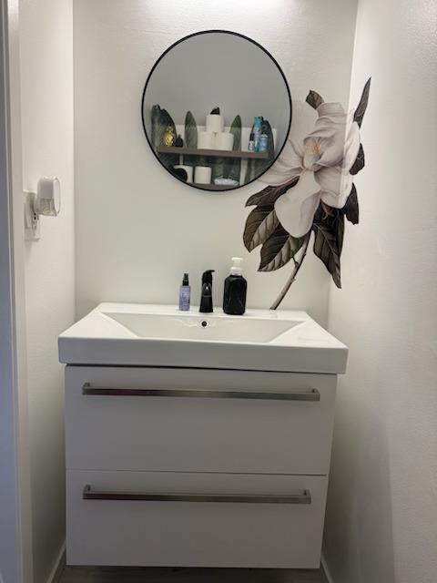 27492 Ponderosa Court, Hayward CA: https://media.crmls.org/mediaz/3805998f-d9ff-4f4d-a962-1fab2bc86d8e.jpg