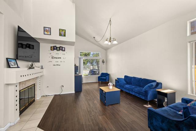 845 RIDGEWATER DR, Chula Vista CA: https://media.crmls.org/mediaz/3805cb95-b339-4443-b33a-99d666d3d34b.jpg