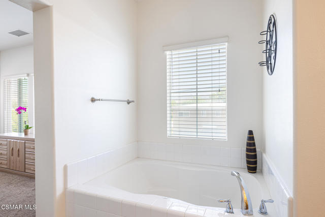 2918 Estilita Way, Simi Valley CA: https://media.crmls.org/mediaz/38065871-692a-4893-bd38-ae484938e6d0.jpg