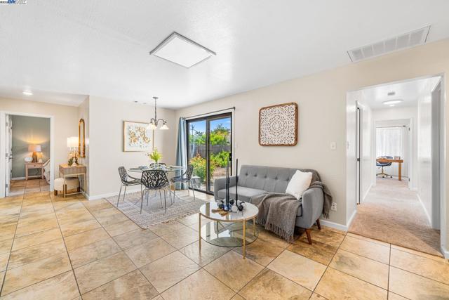 3819 California Way, Livermore CA: https://media.crmls.org/mediaz/38066a17-b1f8-411d-a23a-0c522d01e672.jpg