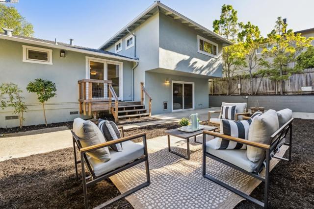 3134 Terry Ct, Castro Valley CA: https://media.crmls.org/mediaz/38068f2a-b0c6-4948-97d0-2bee7609065a.jpg