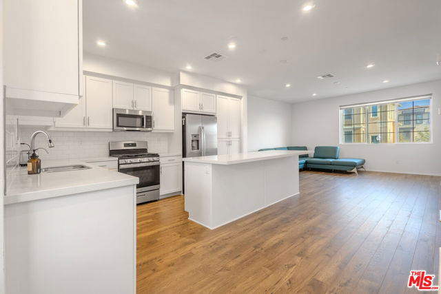 15978 Pilot Avenue, Chino CA: https://media.crmls.org/mediaz/38071a54-2338-46c4-aa84-b683e3bb4482.jpg