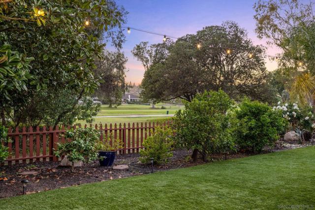 17268 Bernardo Oaks Dr, San Diego CA: https://media.crmls.org/mediaz/38086e41-177d-4429-b777-fe16c50dd2a0.jpg