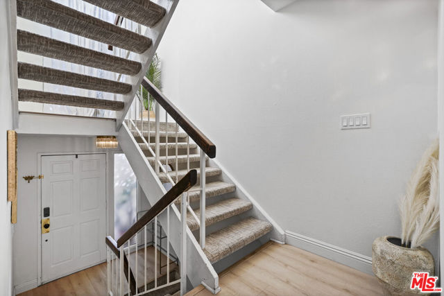 5245 Coldwater Canyon Avenue, Sherman Oaks CA: https://media.crmls.org/mediaz/3809354d-8219-44ac-a5af-8e088c45dff8.jpg