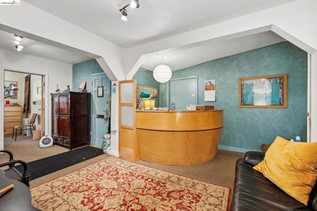 1718 Bancroft Way, Berkeley CA: https://media.crmls.org/mediaz/380a8cef-0df3-4798-a8fd-fa303ec23042.jpg