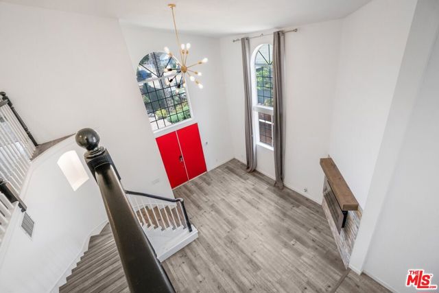 2481 S Bundy Drive, Los Angeles CA: https://media.crmls.org/mediaz/380b03e6-0119-4716-8b43-d45331e276eb.jpg