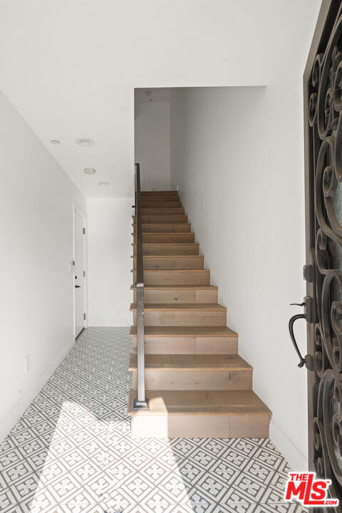 7365 Waring Avenue, Los Angeles CA: https://media.crmls.org/mediaz/380b7ed5-51d9-407f-aea9-1b739d197776.jpg