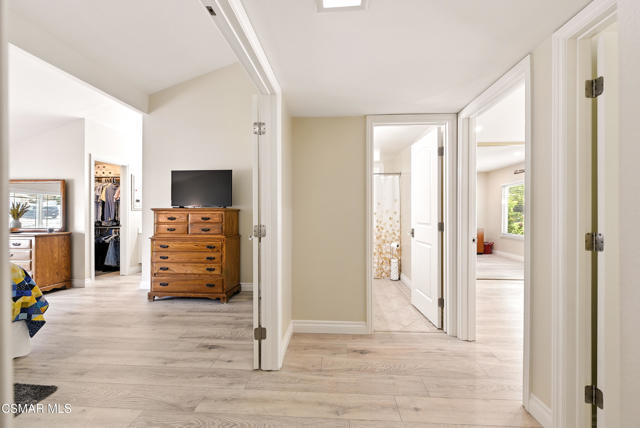 2063 Woodglen Street, Simi Valley CA: https://media.crmls.org/mediaz/380bfa5a-5843-4748-aeec-c490bfb16b61.jpg