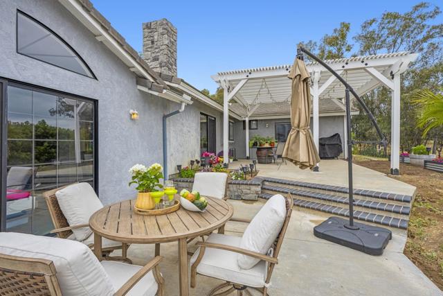 3048 Jason Road, Fallbrook CA: https://media.crmls.org/mediaz/380ca6d2-028f-4661-90b2-2e55dc660340.jpg