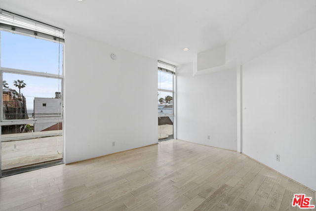 20 28TH Avenue, A photo 13