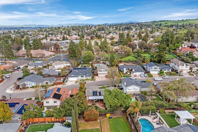 435 Ewing Drive, Pleasanton CA: https://media.crmls.org/mediaz/380d174d-7d08-4a2c-8ab3-d8ae9c80c3fa.jpg
