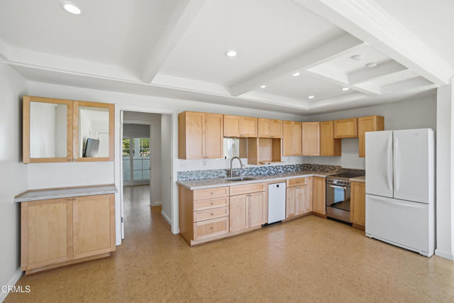 Detail Gallery Image 12 of 28 For 681 Ocean View Dr, Port Hueneme,  CA 93041 - 1 Beds | 1 Baths