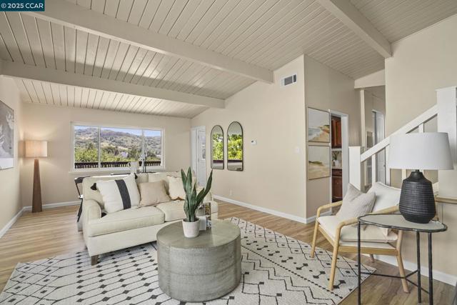 2835 Stephen Dr, Richmond CA: https://media.crmls.org/mediaz/380d6dce-0927-4ca2-8a5b-cf8c0af8ef8d.jpg