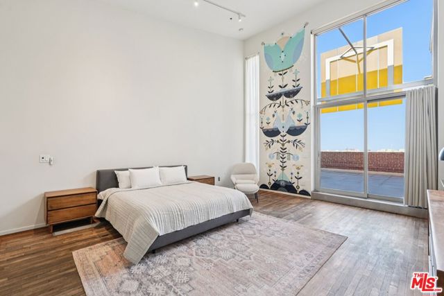 1850 Industrial Street, Los Angeles CA: https://media.crmls.org/mediaz/380d871c-0299-42db-b07b-b31c12c1f970.jpg