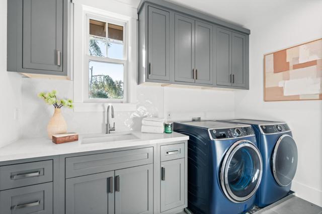2002 Sunnyview Lane, Mountain View CA: https://media.crmls.org/mediaz/380eecaf-9c52-4ccc-aa22-244d00d95dac.jpg