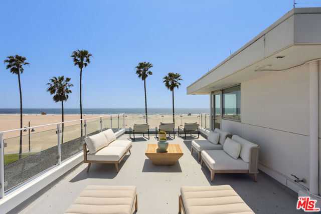 619 Ocean Front Walk, Venice, California 90291, 8 Bedrooms Bedrooms, ,8 BathroomsBathrooms,Condominium,For Sale,Ocean Front,24402545